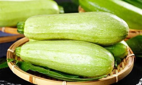 最新的吃瓜热门事件,吃瓜群众聚焦的惊天事件！