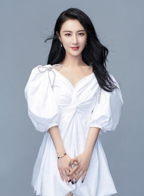小明星网红年龄,揭秘小明星网红的成长之路