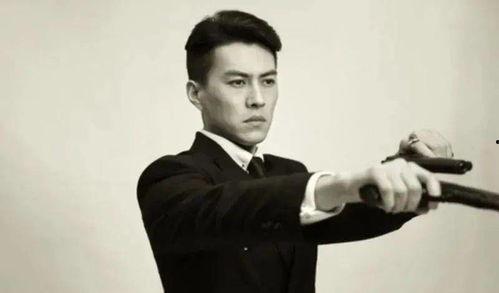 拿拐棍明星网红,揭秘拿拐棍明星网红的励志人生