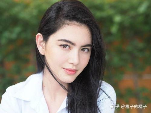 女明星网红姐妹,女明星的时尚魅力与网络影响力揭秘”