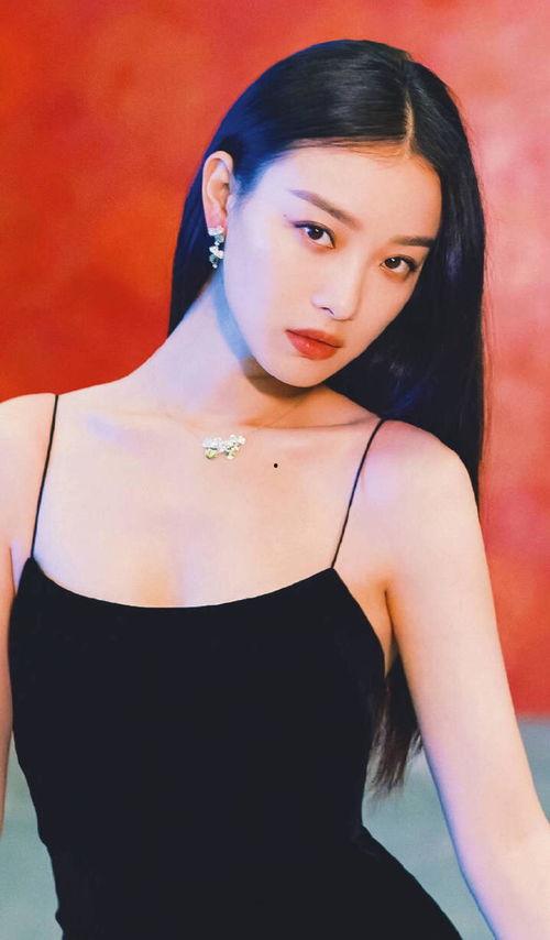 女明星网红姐妹,女明星的时尚魅力与网络影响力揭秘”