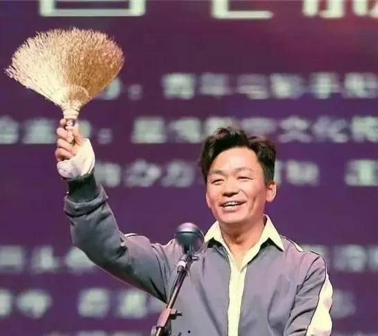 吃瓜导演爆料是谁啊,吃瓜导演爆料的神秘人物究竟是谁？